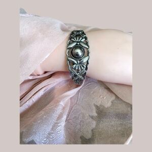 Silver Cuff Vintage Bracelet, "Fred Harvey" Style Navajo, Crossed Arrows.